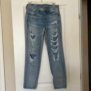American Eagle RIPPED! Sz 0 Whitewashed Denim Jeans